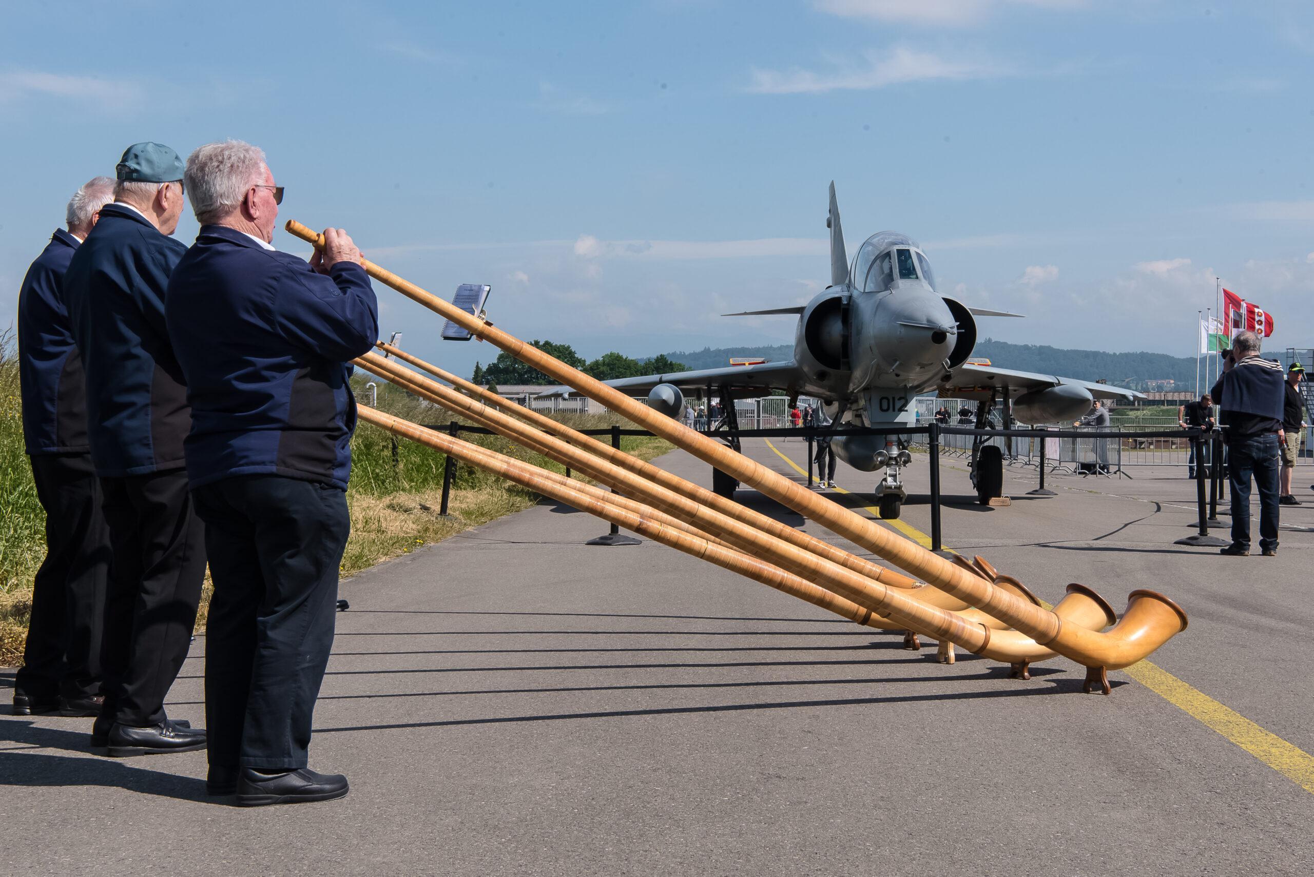 Addio emotivo al Mirage Aero Club della Svizzera